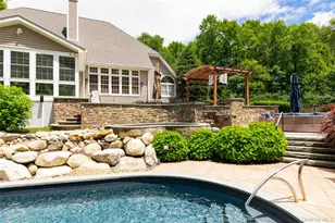 8 Glen Brook Ct, Wappingers Falls, NY 12590 - Photo 8