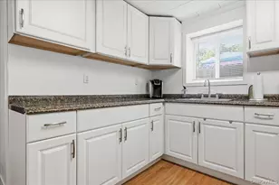 167 Lyon St, Valley Stream, NY 11580 - Photo 24