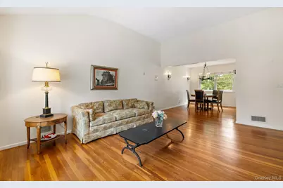 28 Stratford Place, New City, NY 10956 - Photo 4