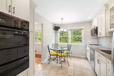 28 Stratford Place, New City, NY 10956 - Photo 6