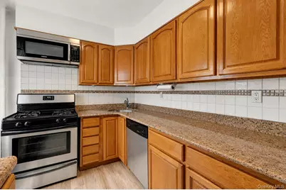180 Van Cortlandt Park S #5C, Bronx, NY 10463 - Photo 6