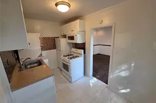 66-01 Park Dr E, Kew Gardens, NY 11367 - Photo 6