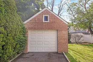 69 Vernon Ave, Rockville Centre, NY 11570 - Photo 4