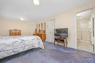 69 Vernon Avenue, Rockville Centre, NY 11570 - Photo 26