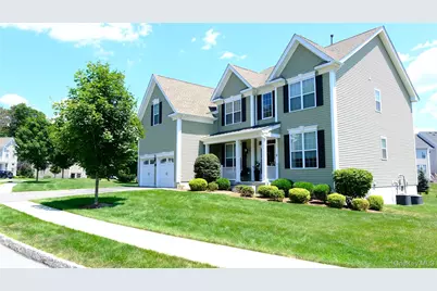 48 E Van Buren Way, Hopewell Junction, NY 12533 - Photo 2