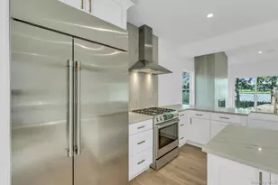 255 Peconic Bay Blvd, Aquebogue, NY 11901 - Photo 10