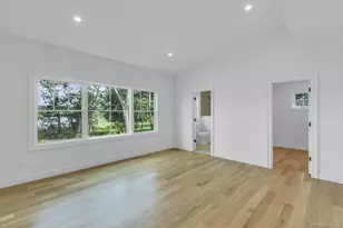 255 Peconic Bay Blvd, Aquebogue, NY 11901 - Photo 18
