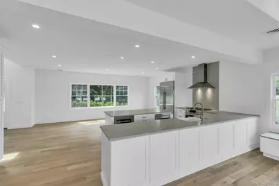 255 Peconic Bay Boulevard, Aquebogue, NY 11901 - Photo 14