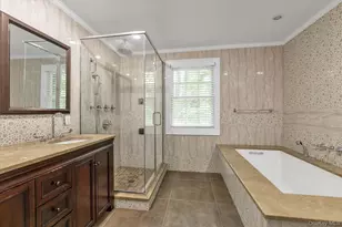 240-02 Poplar St, Douglaston, NY 11363 - Photo 16