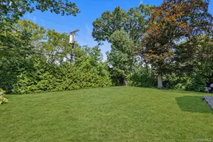 240-02 Poplar St, Douglaston, NY 11363 - Photo 24