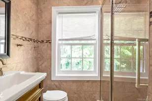 240-02 Poplar St, Douglaston, NY 11363 - Photo 22
