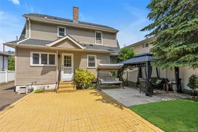 144 Buckingham Place, Lynbrook, NY 11563 - Photo 20