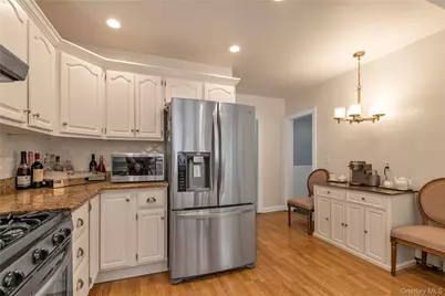 144 Buckingham Place, Lynbrook, NY 11563 - Photo 10