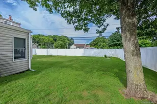 14 Tudor Rd, Shirley, NY 11967 - Photo 30
