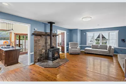 14 Tudor Road, Shirley, NY 11967 - Photo 10