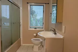 508 N Broome Ave, Lindenhurst, NY 11757 - Photo 10