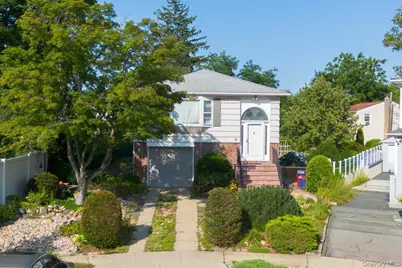2 Atlas Court, New Hyde Park, NY 11040 - Photo 1