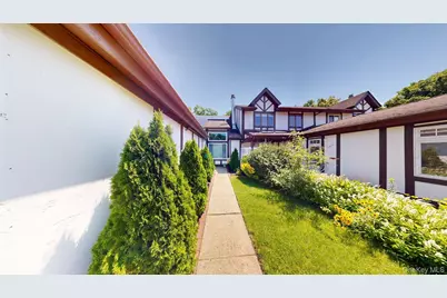 10 Amesworth Court, Middle Island, NY 11953 - Photo 28