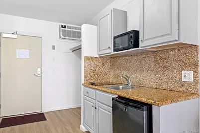 126 S Emerson Avenue #88, Montauk, NY 11954 - Photo 8