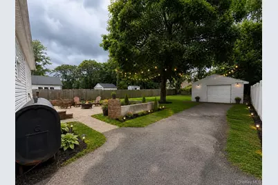 806 Mount Avenue, Wyandanch, NY 11798 - Photo 12