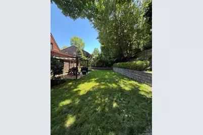 11 W Terrace Road, Great Neck, NY 11021 - Photo 14