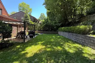 11 W Terrace Rd, Great Neck, NY 11021 - Photo 14