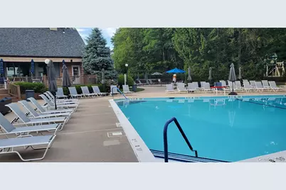 175 The Vale, Syosset, NY 11791 - Photo 4