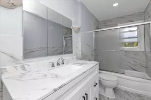 49 Middlecamp Rd, Westbury, NY 11590 - Photo 16