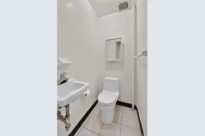 146-18 Kalmia Avenue, Flushing, NY 11355 - Photo 10