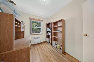 146-18 Kalmia Ave, Flushing, NY 11355 - Photo 16