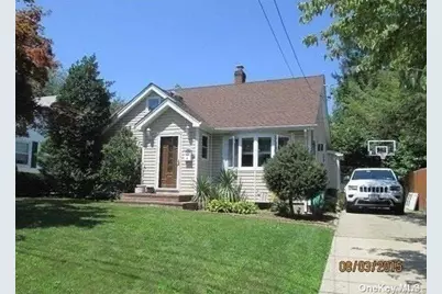 6 Dawes Avenue, Syosset, NY 11791 - Photo 1