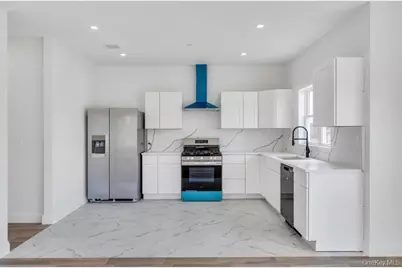 10 8th Avenue, East Rockaway, NY 11518 - Photo 4