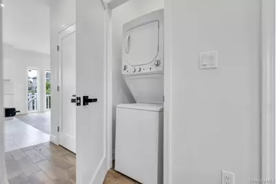 10 8th Avenue, East Rockaway, NY 11518 - Photo 6