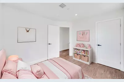 10 8th Avenue, East Rockaway, NY 11518 - Photo 8