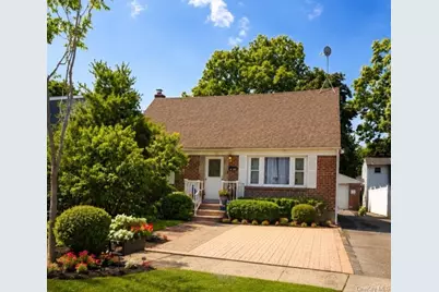 359 Magnolia Avenue, Westbury, NY 11590 - Photo 4