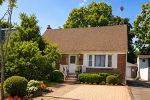 359 Magnolia Ave, Westbury, NY 11590 - Photo 4