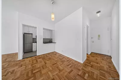 60 E 8th Street #18G, New York, NY 10003 - Photo 4