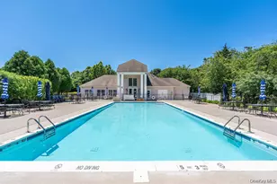 2001 Willow Pond Dr, Riverhead, NY 11901 - Photo 24