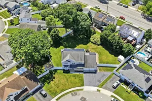 35 Dennis Ln, Bethpage, NY 11714 - Photo 42
