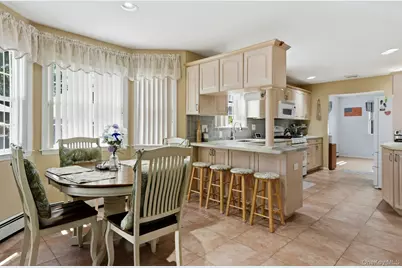 35 Dennis Lane, Bethpage, NY 11714 - Photo 18