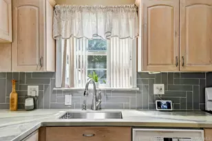35 Dennis Ln, Bethpage, NY 11714 - Photo 20