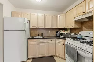 717 E 215th St, Bronx, NY 10467 - Photo 40