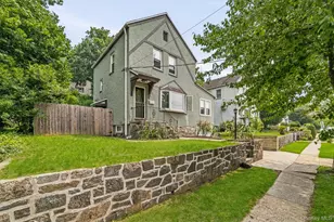 218 Sedgwick Ave, Yonkers, NY 10705 - Photo 2