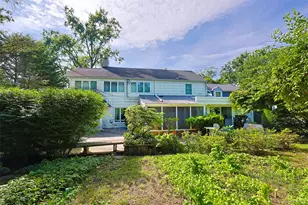 2 W Woods Rd, Great Neck, NY 11020 - Photo 26