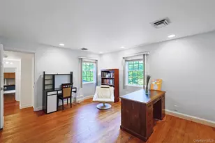 2 W Woods Rd, Great Neck, NY 11020 - Photo 20