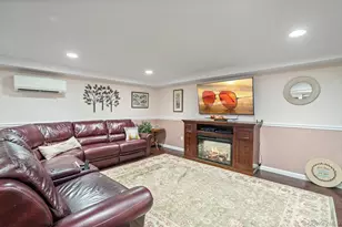 115 Lambert Ave, Farmingdale, NY 11735 - Photo 12