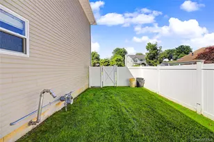 62 Georgia Dr, Syosset, NY 11791 - Photo 28