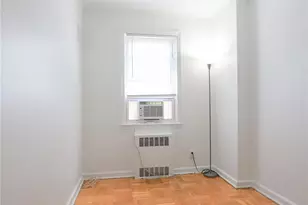 69-26 174th St, Fresh Meadows, NY 11365 - Photo 16