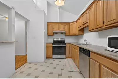 143-27 Roosevelt Avenue, Flushing, NY 11354 - Photo 32
