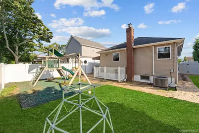 30 44th Street, Lindenhurst, NY 11757 - Photo 28